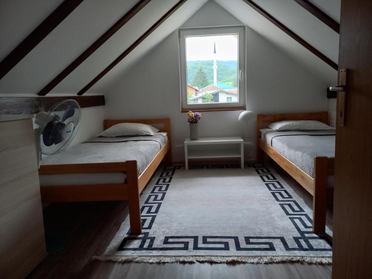 Vacation Home "Cehic" Kulen Vakuf Bagian luar foto