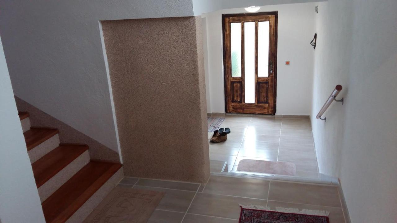 Vacation Home "Cehic" Kulen Vakuf Bagian luar foto